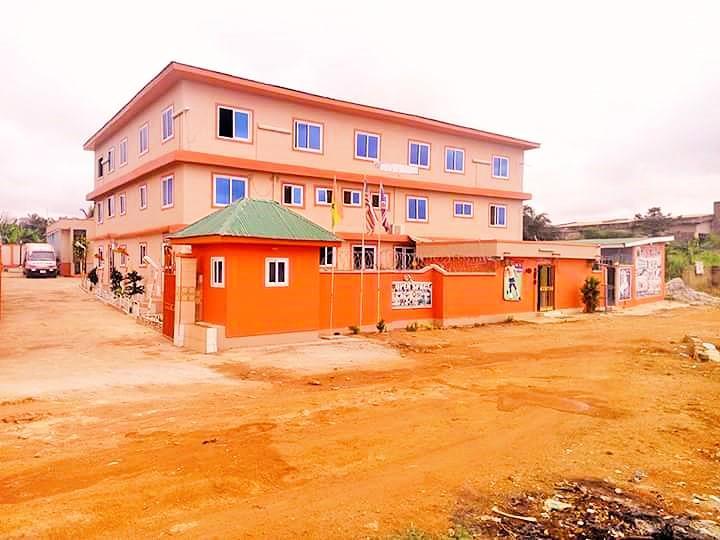 Open Space Hotel Kumasi Extérieur photo