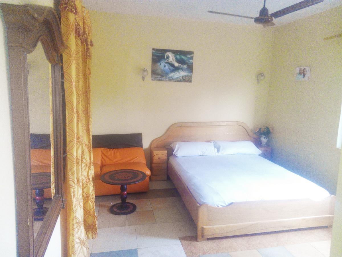 Open Space Hotel Kumasi Extérieur photo